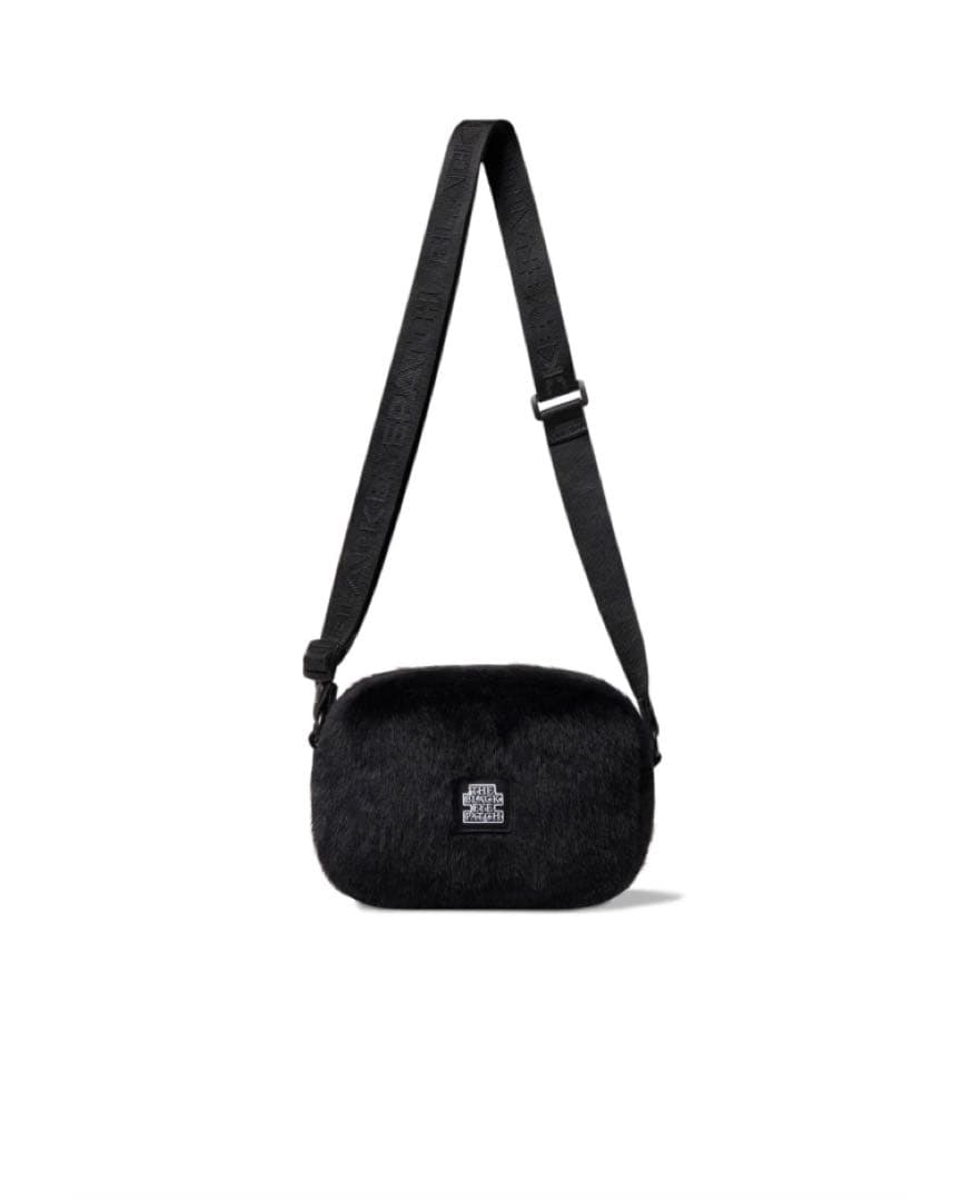 バッグ OG LABEL FAUX FUR SHOULDER BAG BLACK