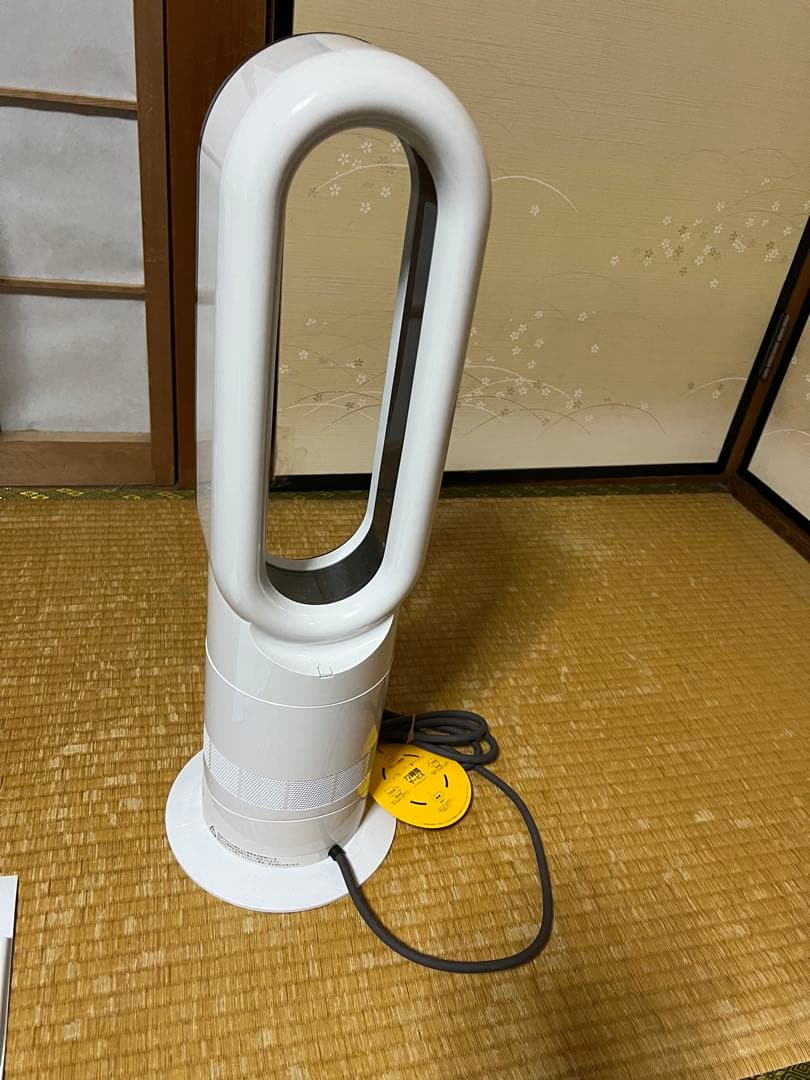 Dyson タワーヒーター 羽根なし ホワイト　AM09