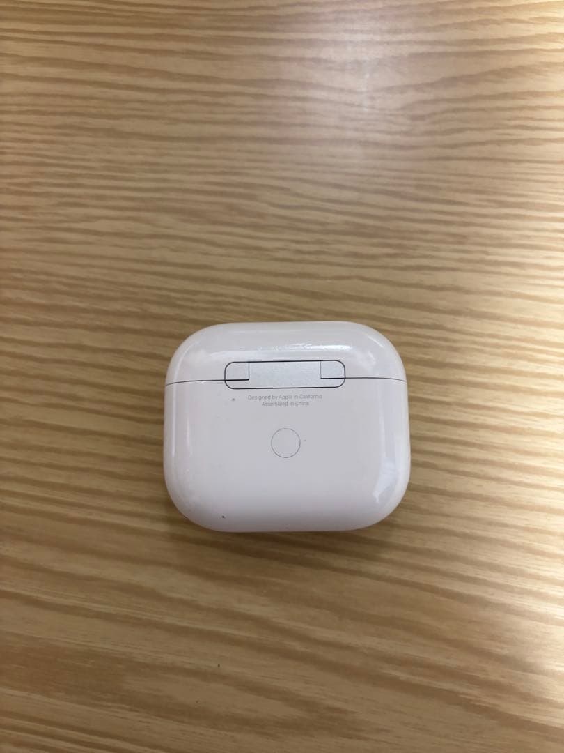 ガ*ル様 AirPods第三世代 ケース 右耳のみ