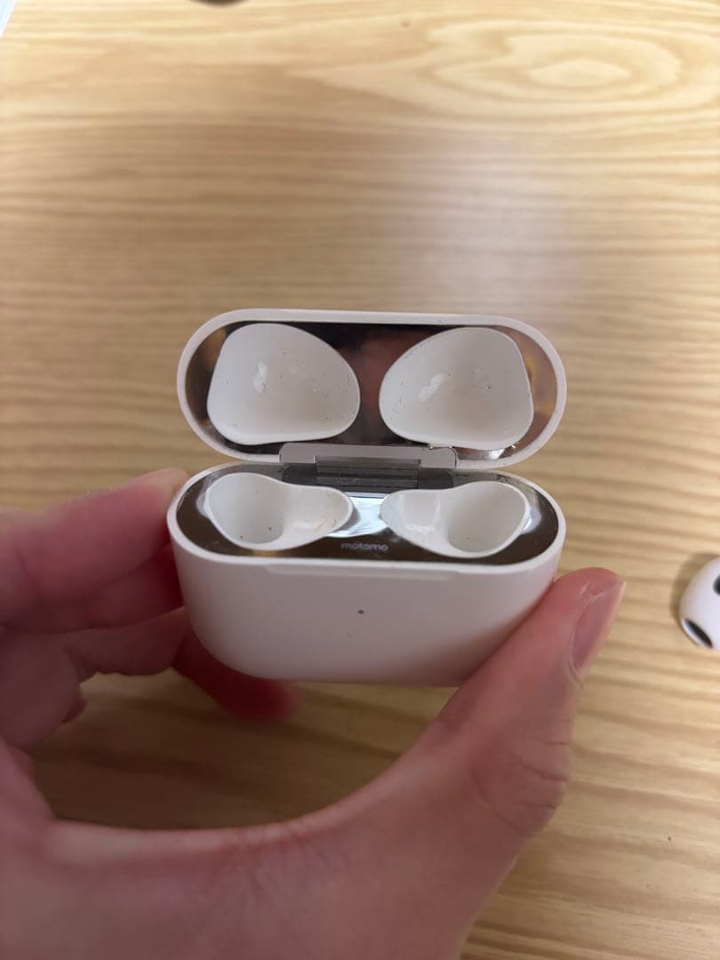 ガ*ル様 AirPods第三世代 ケース 右耳のみ