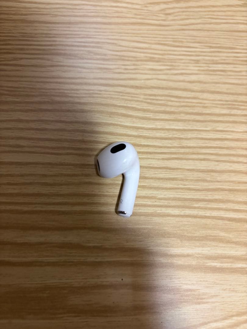 ガ*ル様 AirPods第三世代 ケース 右耳のみ