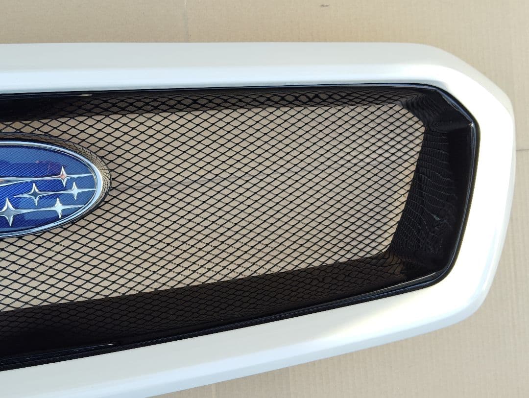 スバル　レヴォーグVM系前期型フロントグリル