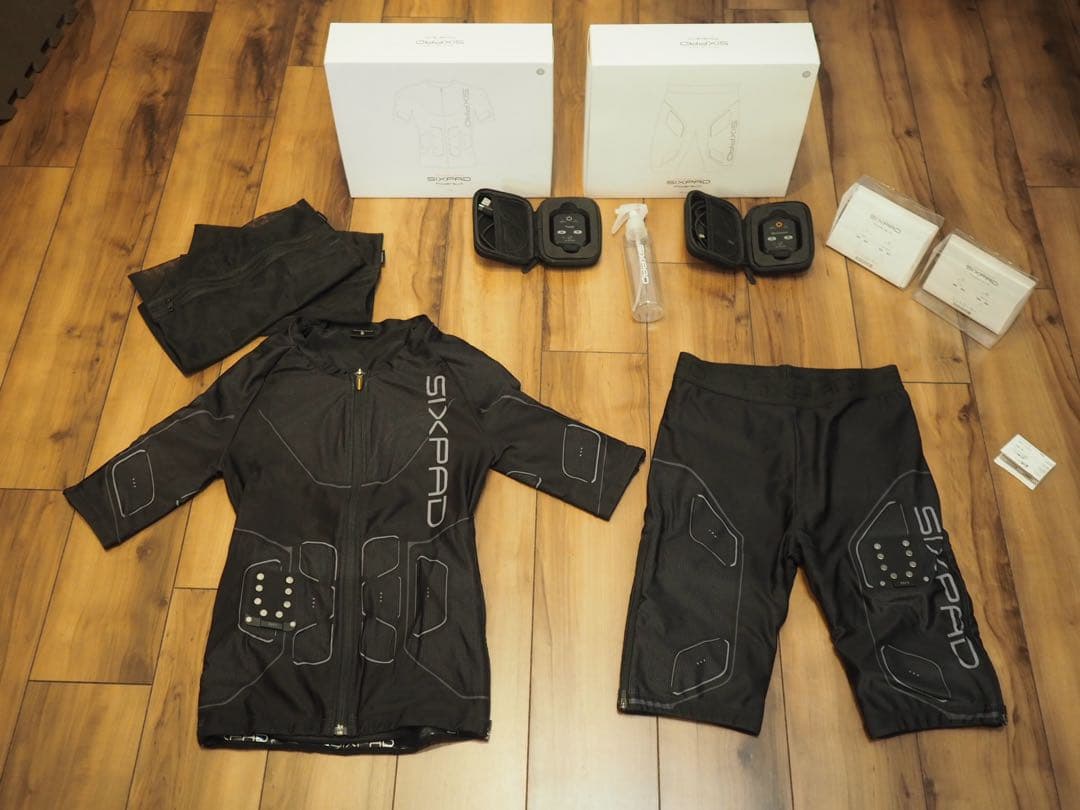 SIXPAD 夫婦で着用可 メンズ　上Sサイズ 下Mサイズ　パワースーツ