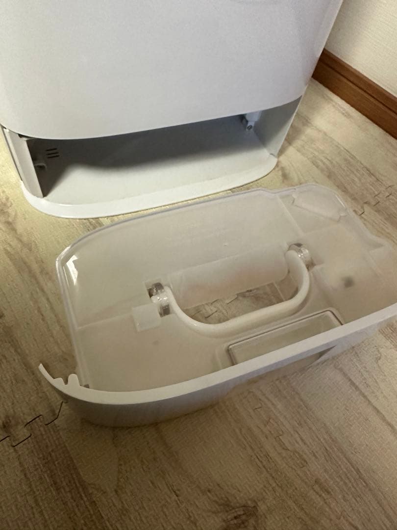 美品　Panasonic 衣類乾燥除湿機 ナノイー搭載 F-YZSX60