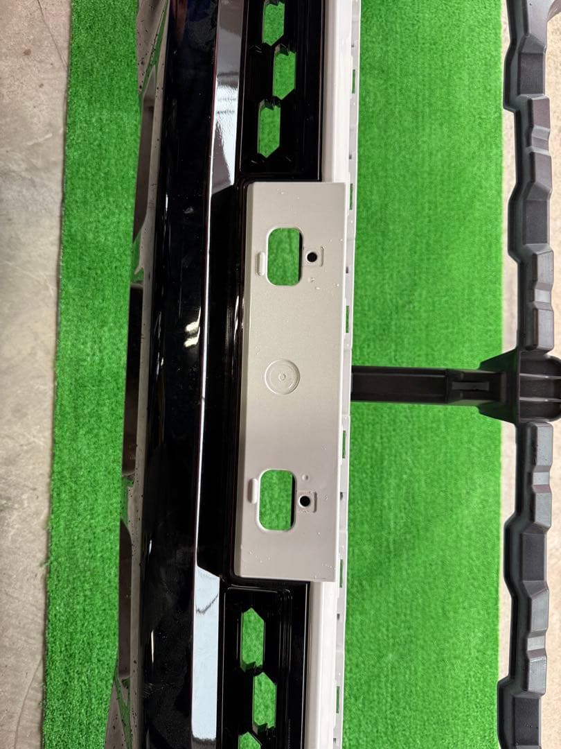 ハイラックス　バンパーグリル　GUN125