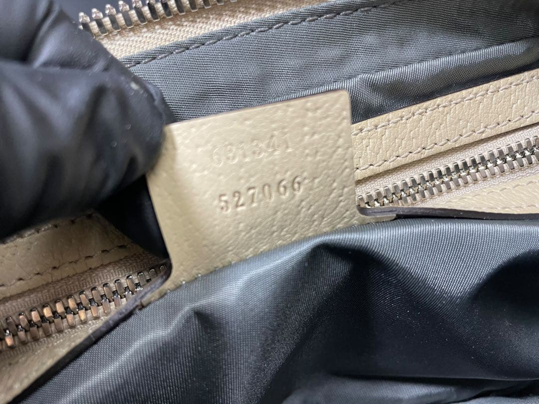 GUCCI グッチ　オフザグリッド　ボディバッグ　ウエストポーチ　GG レザー