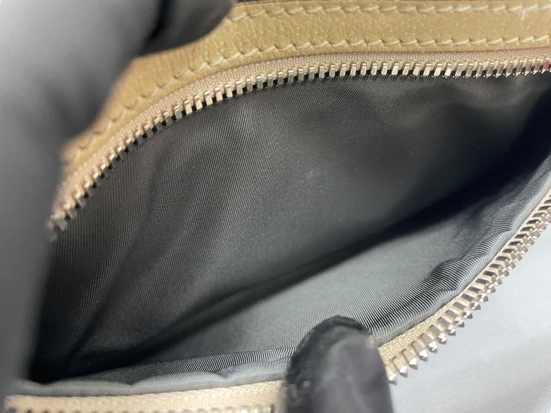 GUCCI グッチ　オフザグリッド　ボディバッグ　ウエストポーチ　GG レザー