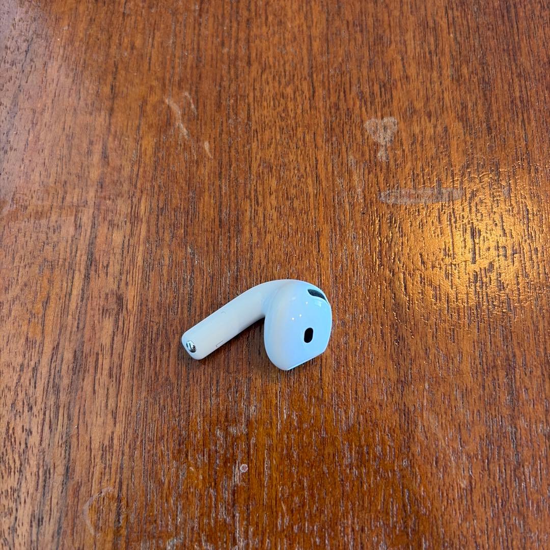 【美品】AirPods4 ANC 本体 正規品 ノイズキャンセル対応モデル