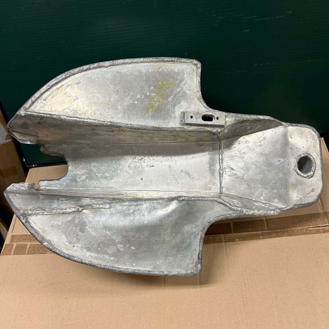 ヤマハSR用　アルミ製タンク　ロング型