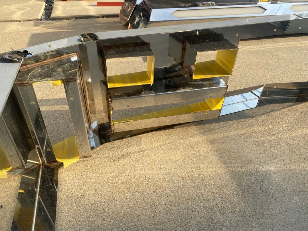 サ*ス様 デコトラ、ワンオフ、舟型バンパー