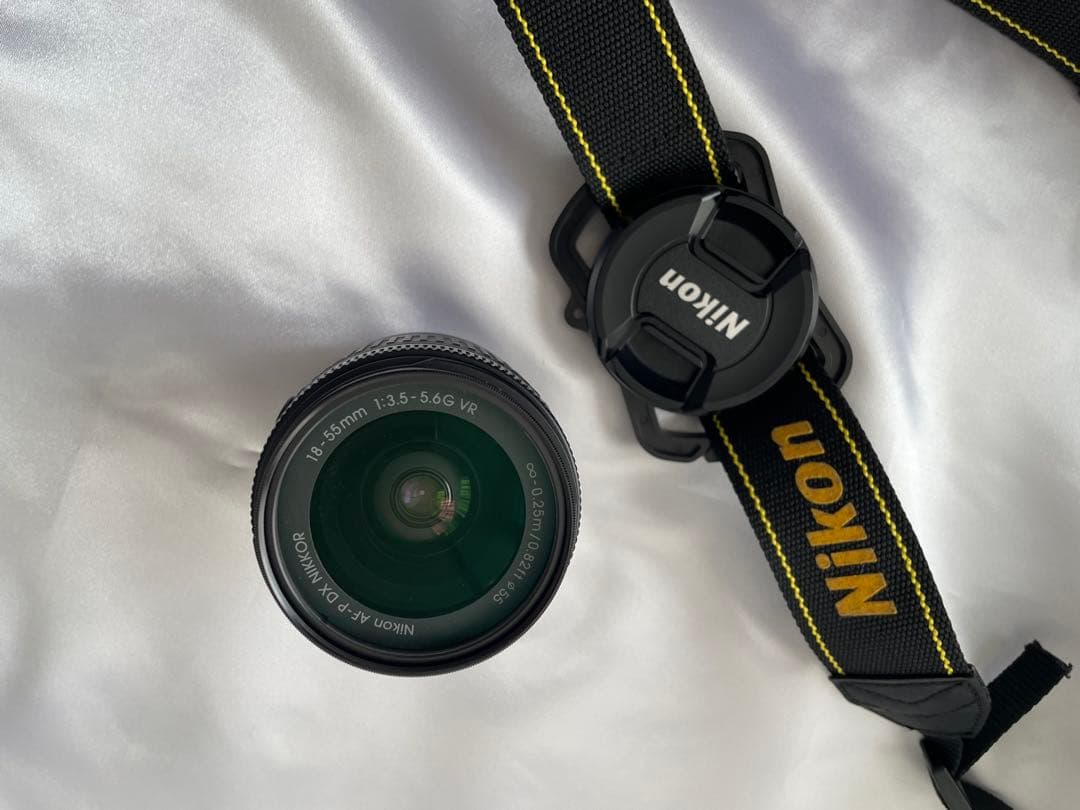 Nikon D5600 デジタル一眼レフカメラ　レンズ　小物セット