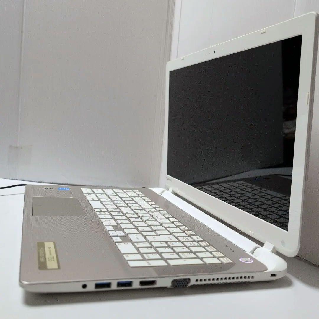 けん　SSD512GBカメラ付き本体金色でキーボードが白色のレアカラー