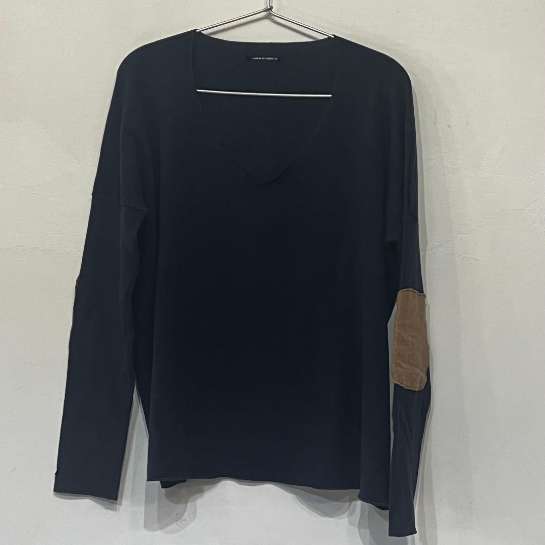 ［美品］album di famiglia Vネック長袖カットソー