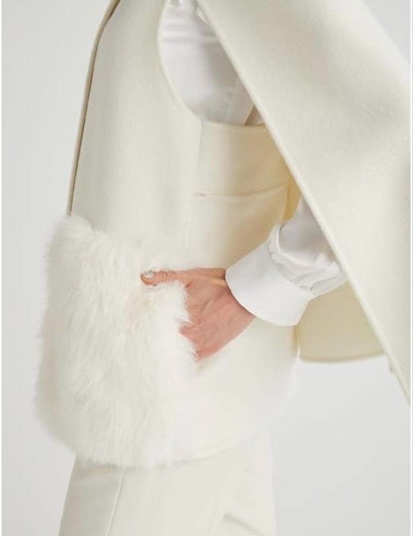 m*⋆様 美品　セルフォード　ファーポケットリバーケープジャケット CWFC23