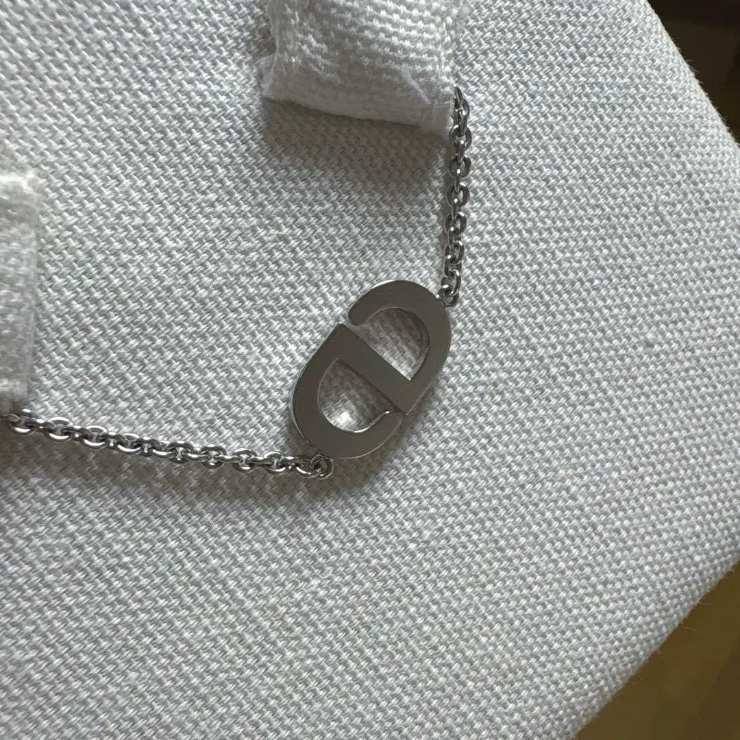 Dior シルバーロゴネックレス