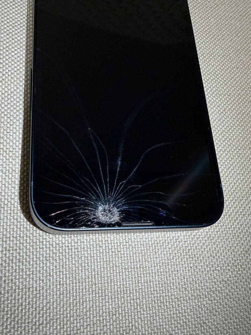 Apple iPhone 13 ミッドナイト 本体【画面割れ有り】