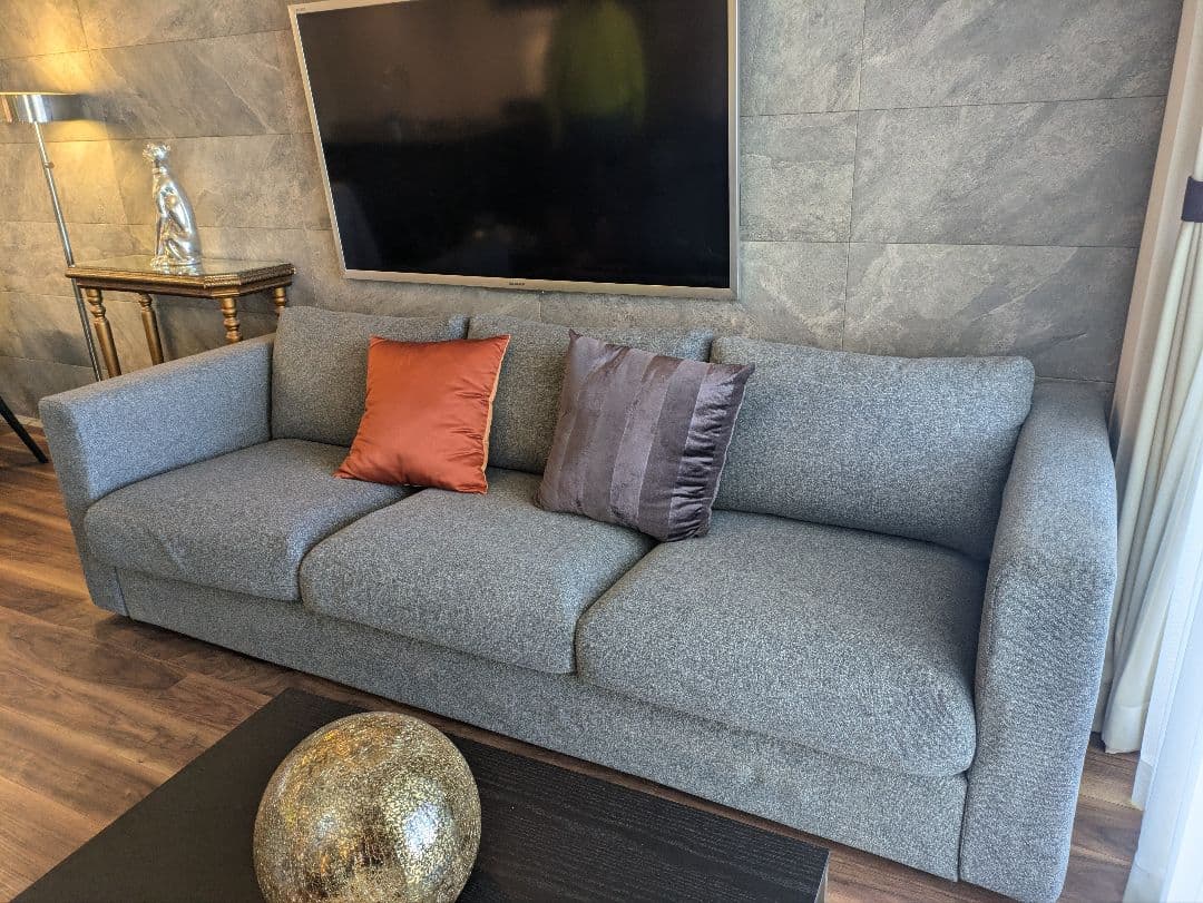 イケア　IKEA VIMLE ヴィムレ、ミディアムグレーの3人掛けソファ