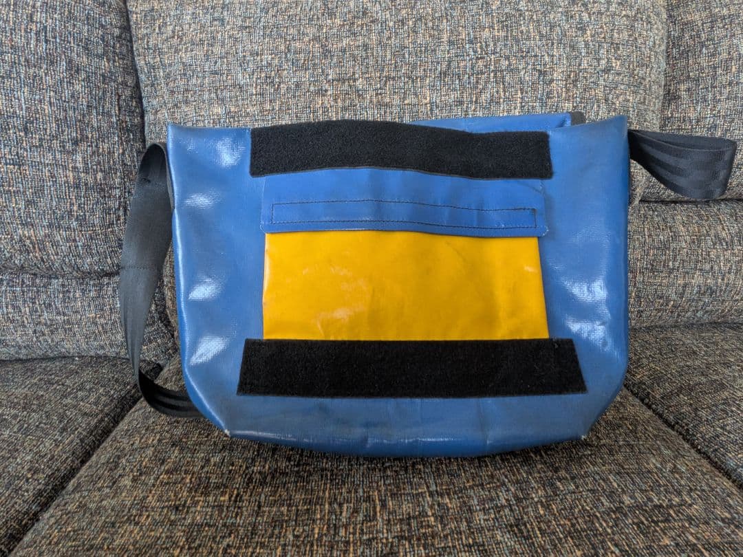 最終お値下げ！FREITAG　ショルダーバッグ　ブルー