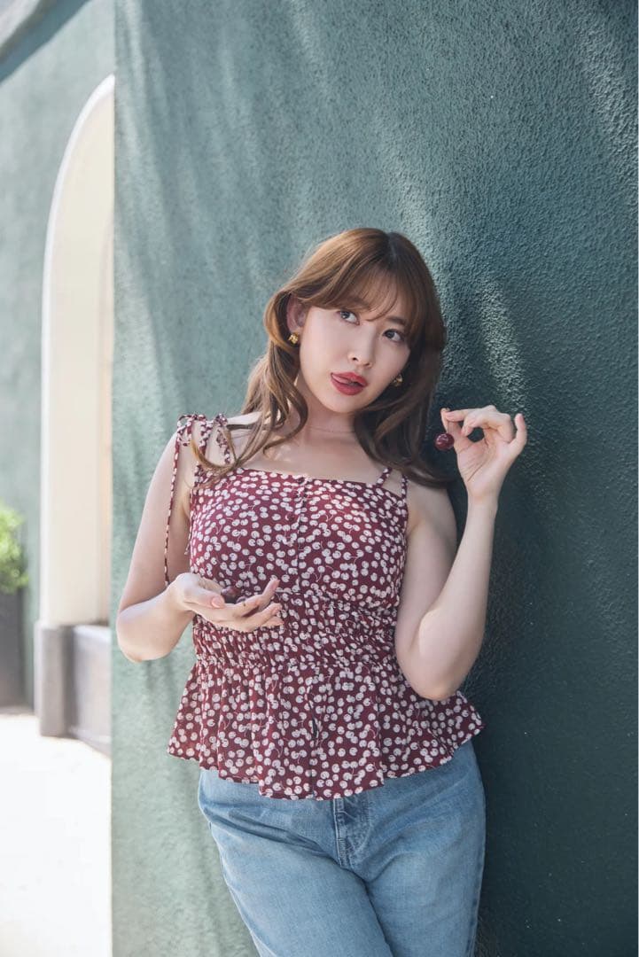 トップス her lip to Cherry Pattern Strap Top