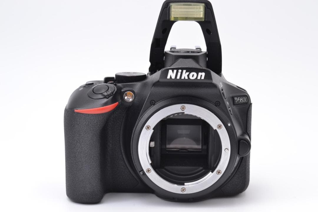 ニコン　Nikon D5600 ダブルズームキット 元箱付