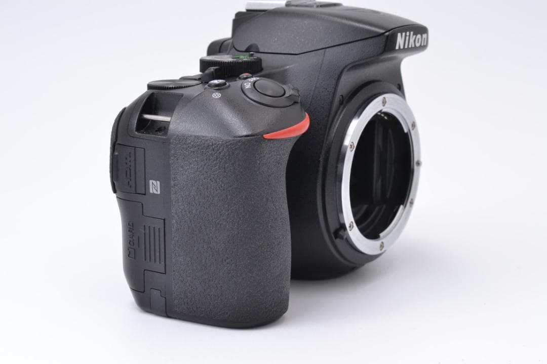 ニコン　Nikon D5600 ダブルズームキット 元箱付