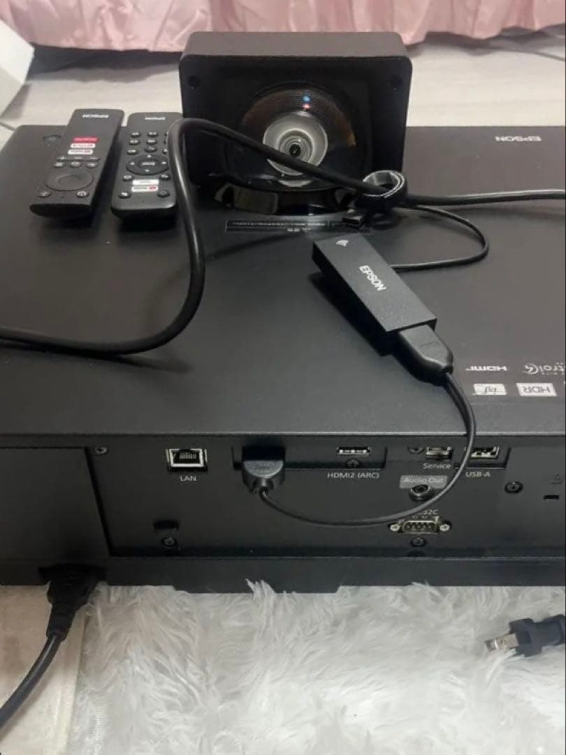 【美品】EPSON プロジェクター　EH-LS500B