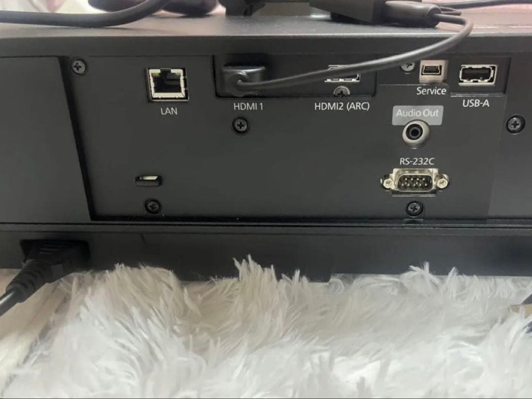 【美品】EPSON プロジェクター　EH-LS500B