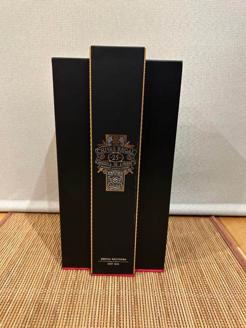 CHIVAS REGAL 25年 ウイスキー ギフトボックス付き