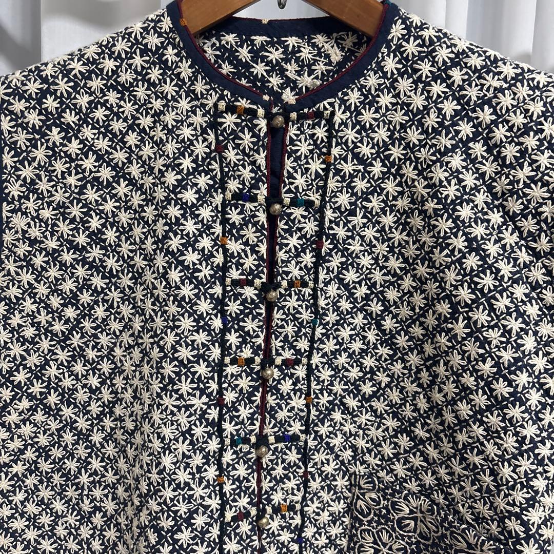 ヤオ族　一点もの　エスニック　新品　手刺繍　タイ　民族衣類　ベスト