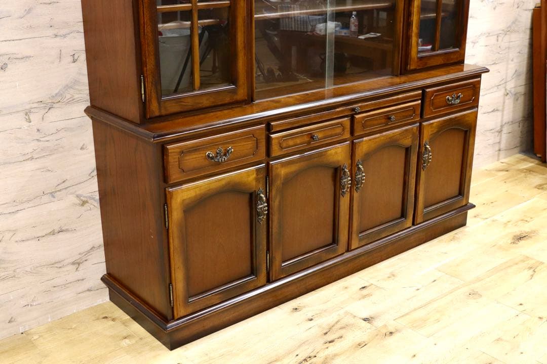 GMHS335○karimoku / カリモク コロニアル 食器棚 カップボー