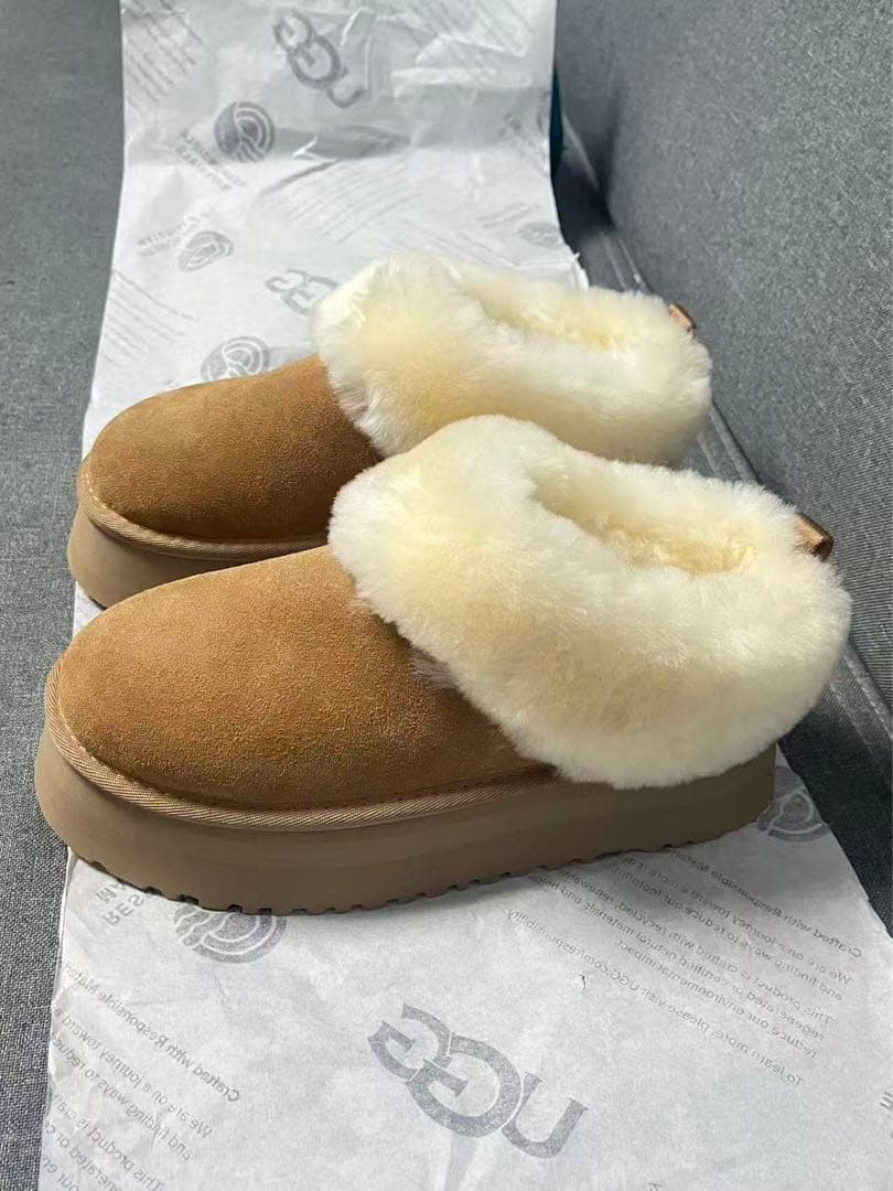 UGG ベージュ ムートンブーツ スエード ファー付き 37サイズ￼
