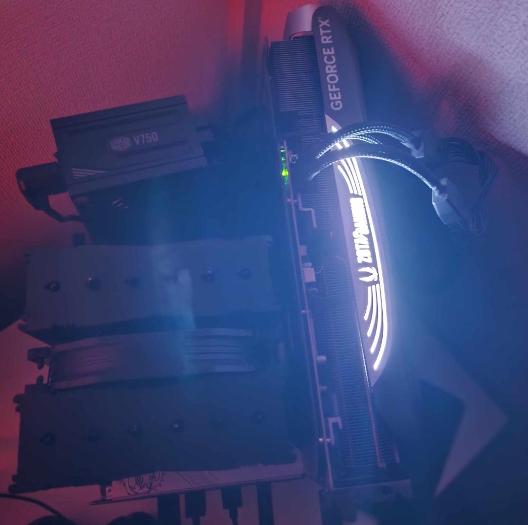 ZOTAC GAMING GeForce RTX 4080 本体