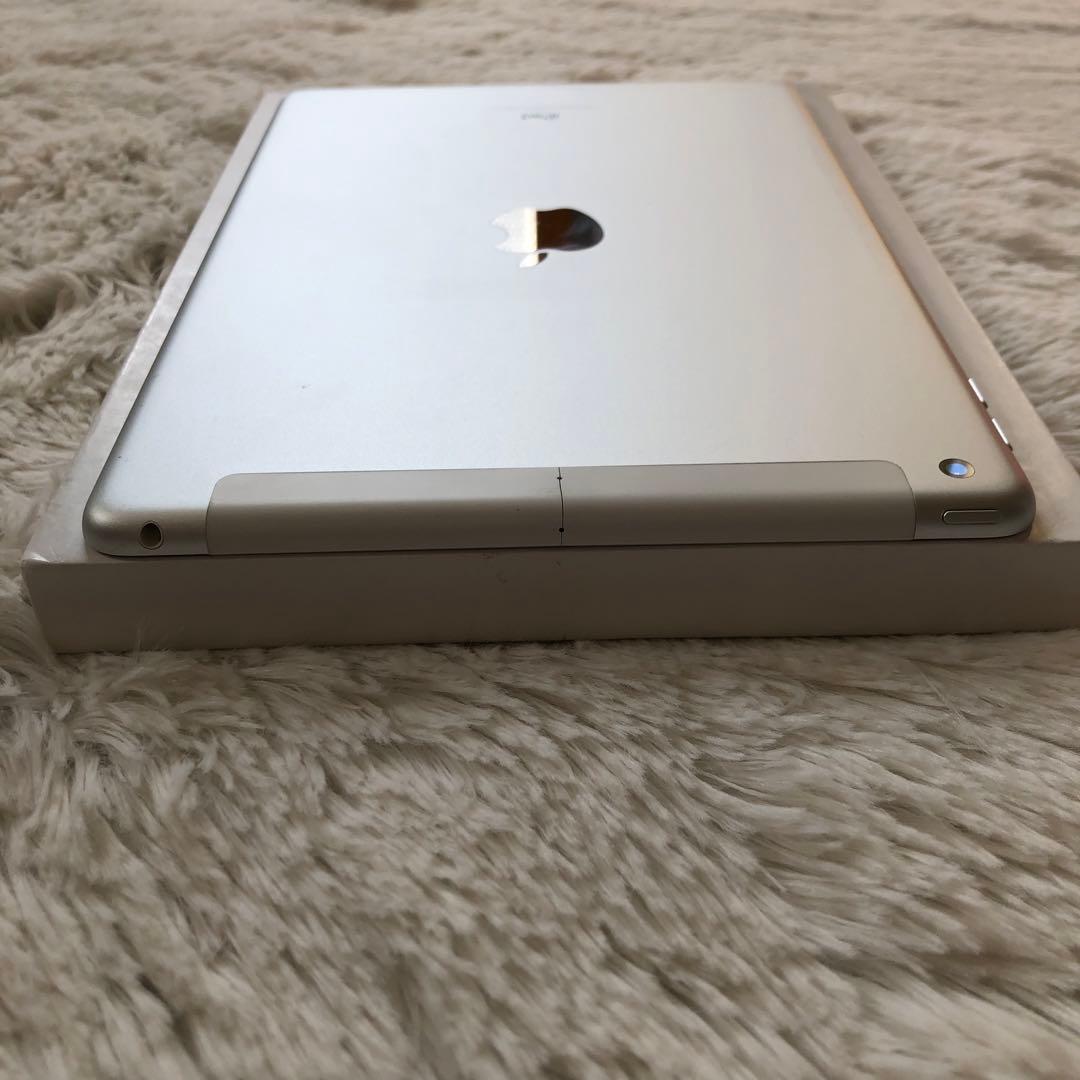 【12/31販売終了】iPad 第5世代 32GB SIMフリー 【即発送】