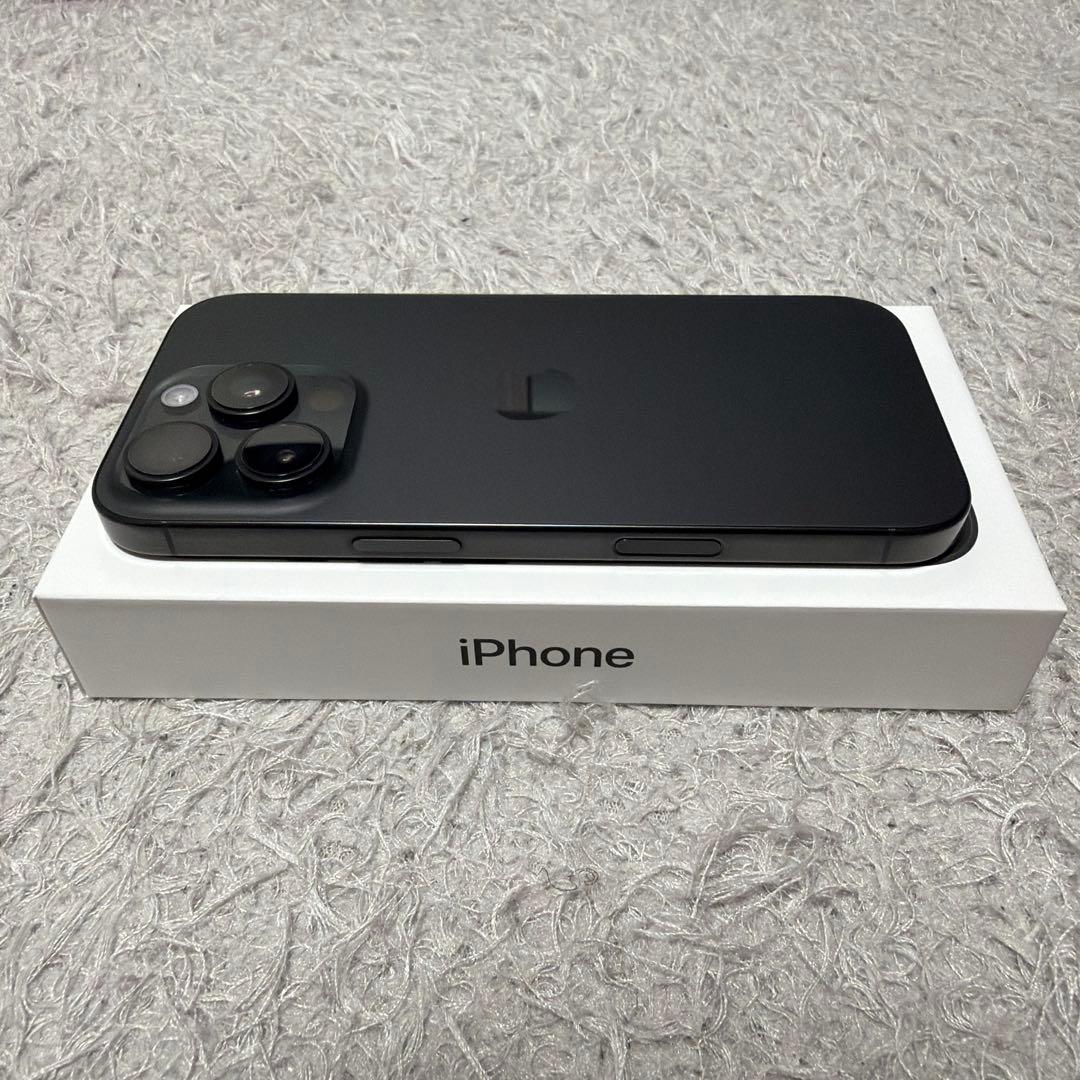 iPhone16 Pro 512GB ブラックチタニウム　保護フィルム2枚付