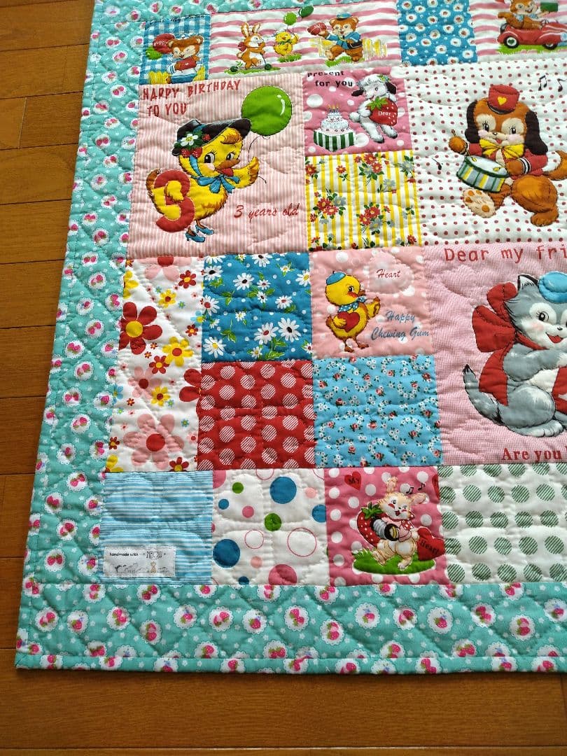 ベビーブランケット　キルト　アニマル　手縫い　ハンドメイド　79×86cm