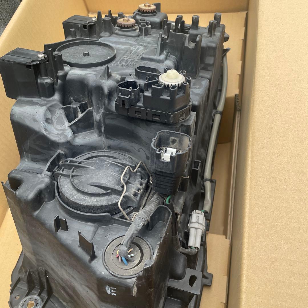 日野中型車 Fr右ヘッドライト