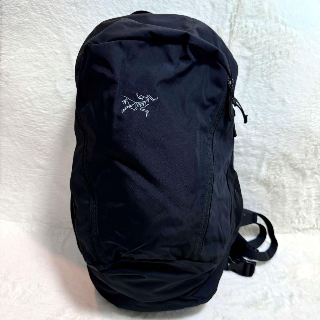 【極美品】希少　アークテリクス マンティス 26 リュック 廃盤品 ブラック 黒