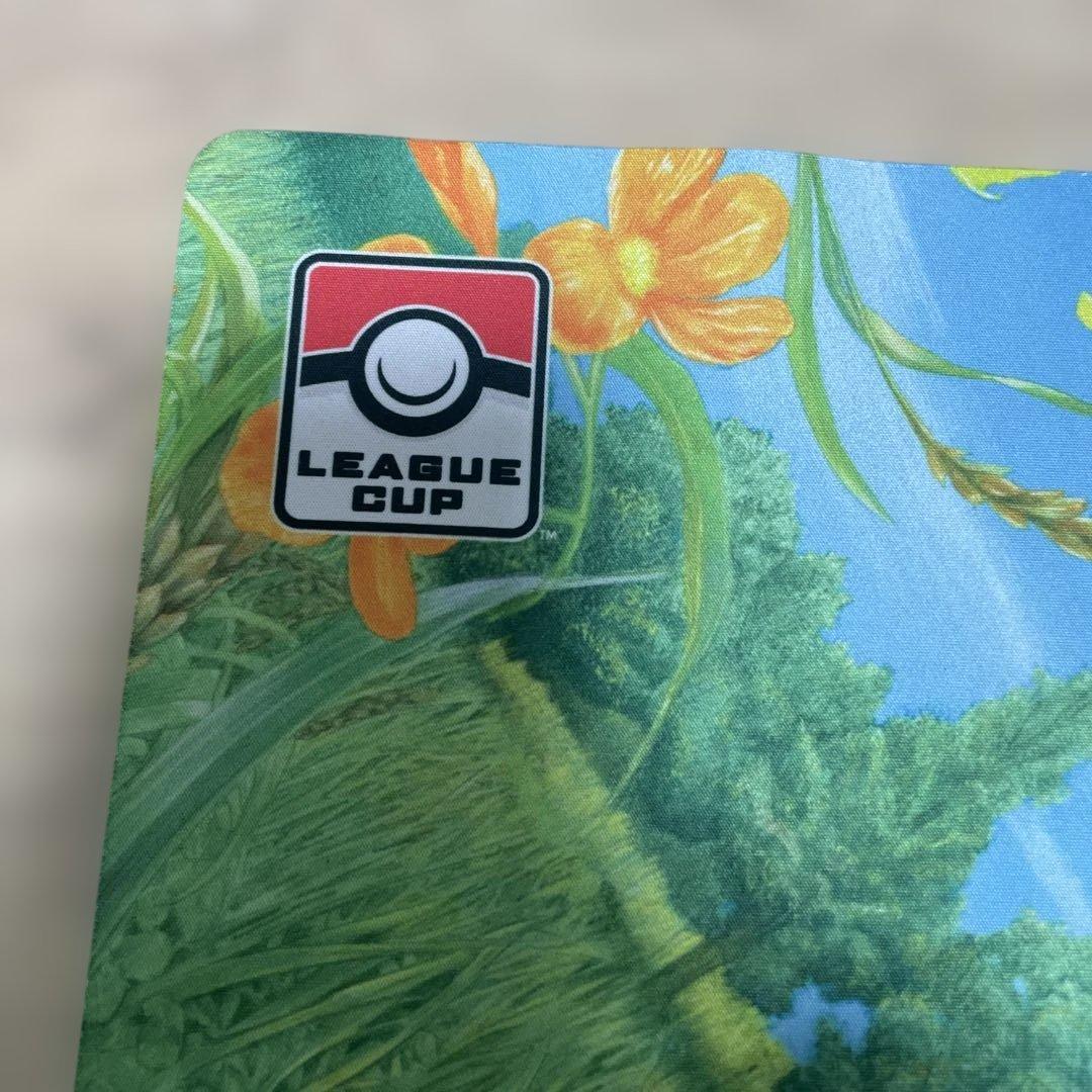 ポケモンカード　プレイマット　サーナイト&ニンフィア　海外正規品