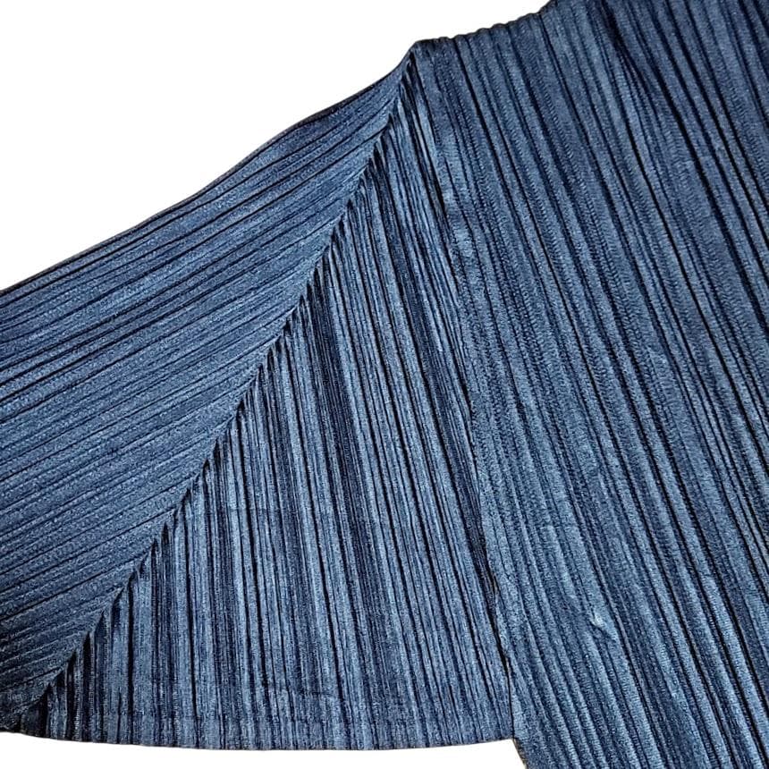 美品 ISSEY MIYAKE　プリーツカットソー 黒　長袖