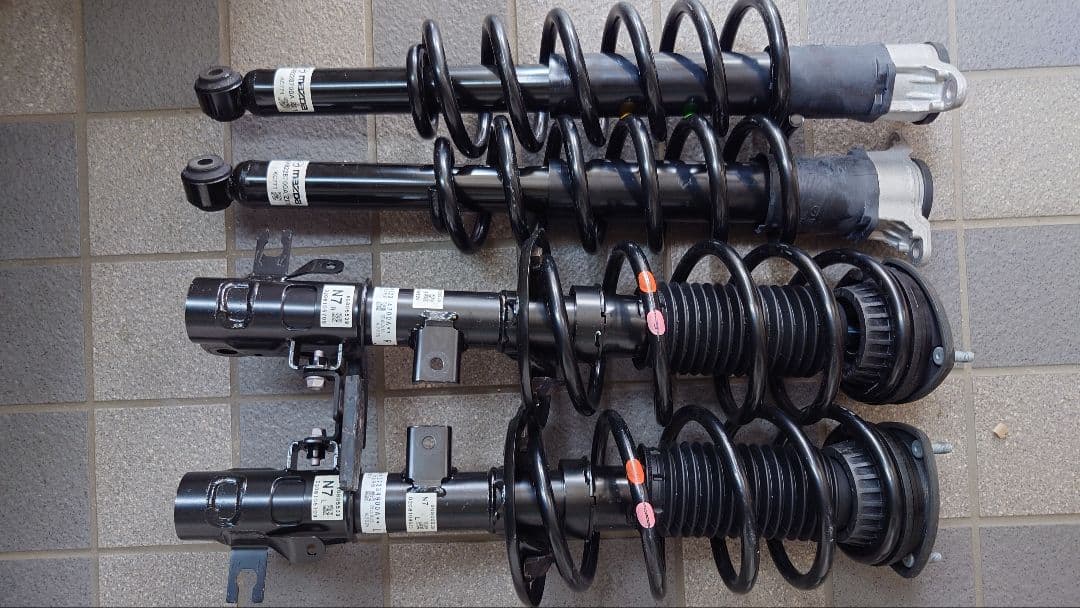 cx-8 純正サスペンション