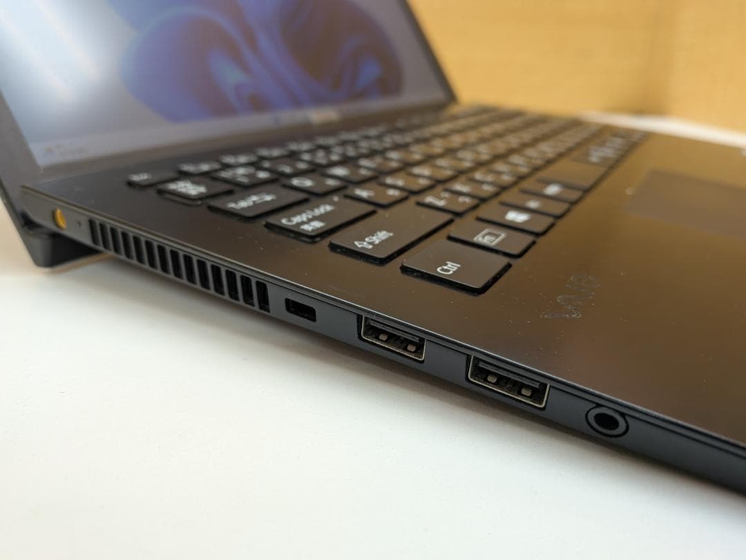 【薄型＆軽量】持ち運びも楽々✨高性能i5＆爆速SSD搭載のVAIO✨(K35)