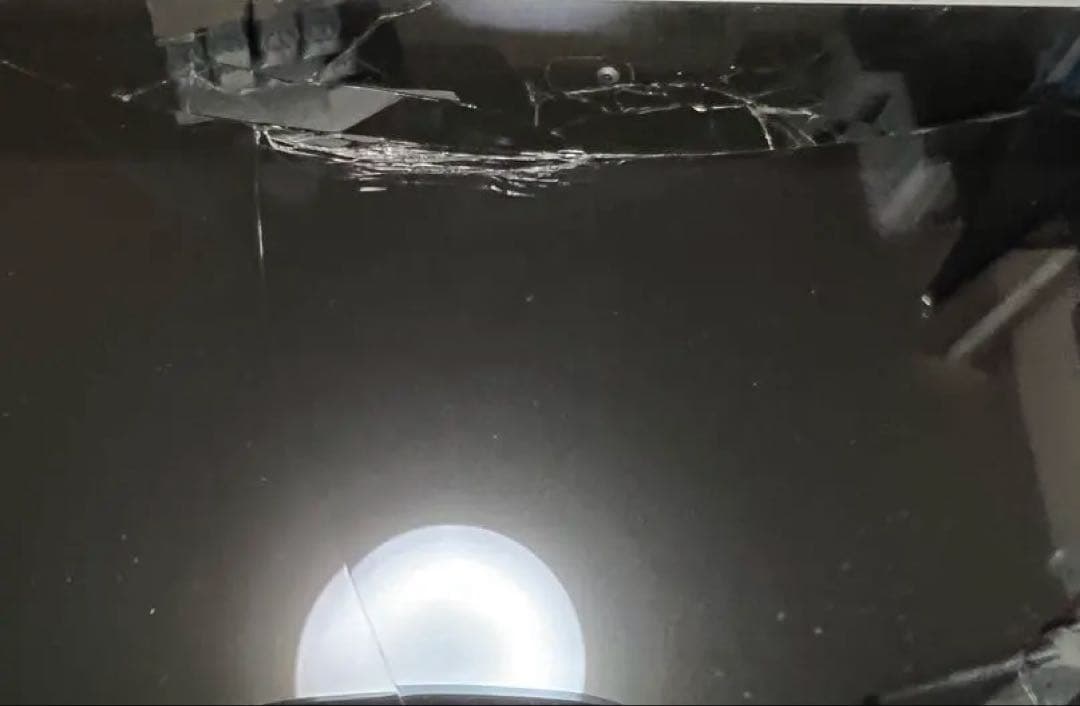 iPad 第8世代 128GB Wi-Fi+Cellularモデル ガラス割れ