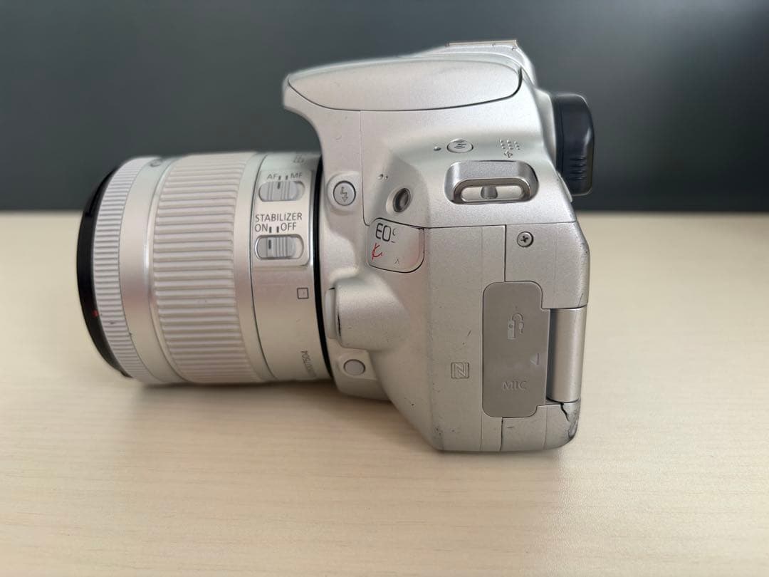 Canon EOS Kiss X9 デジタル一眼レフカメラ　シルバー