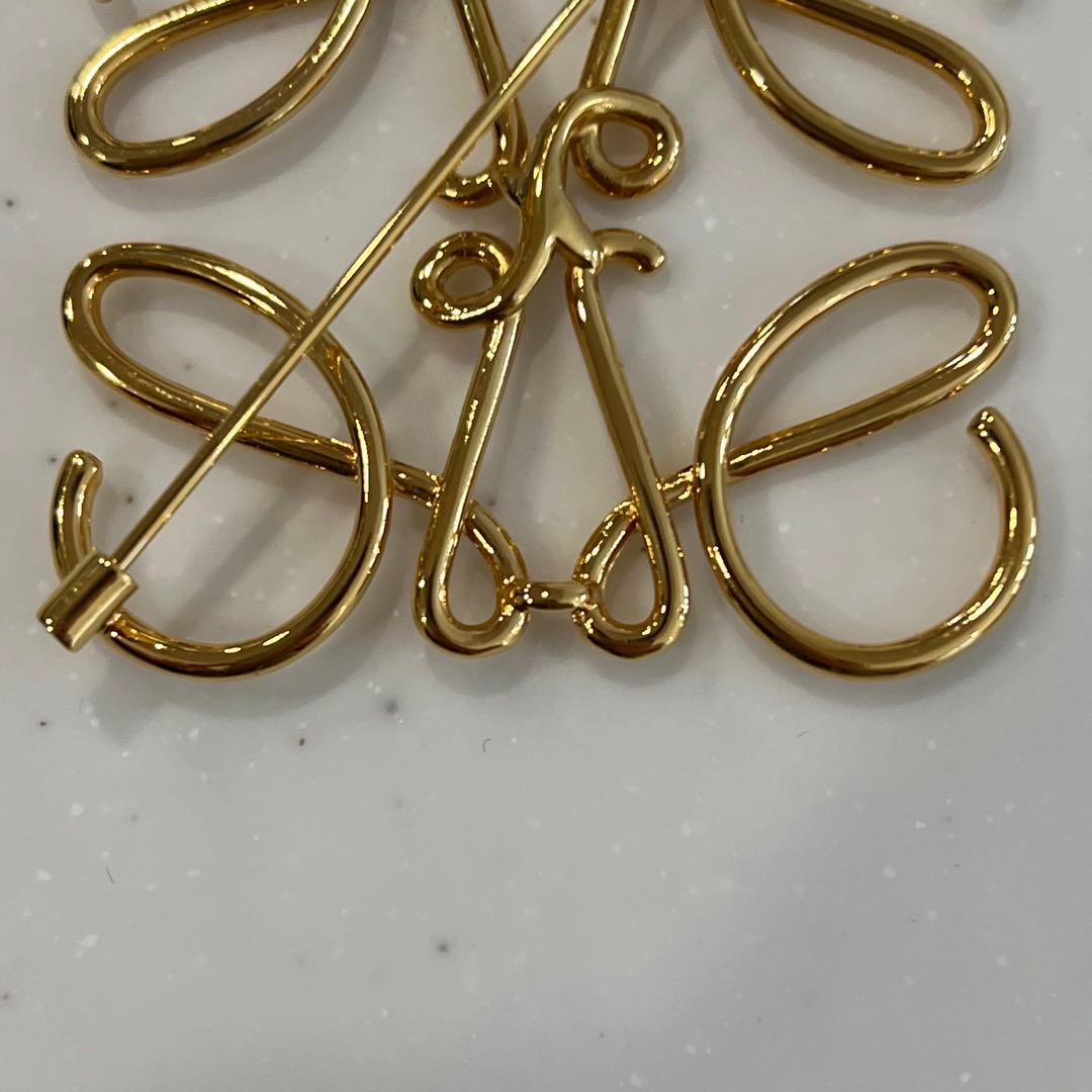 LOEWE ゴールドリボンブローチ　ロエベ　ブローチ