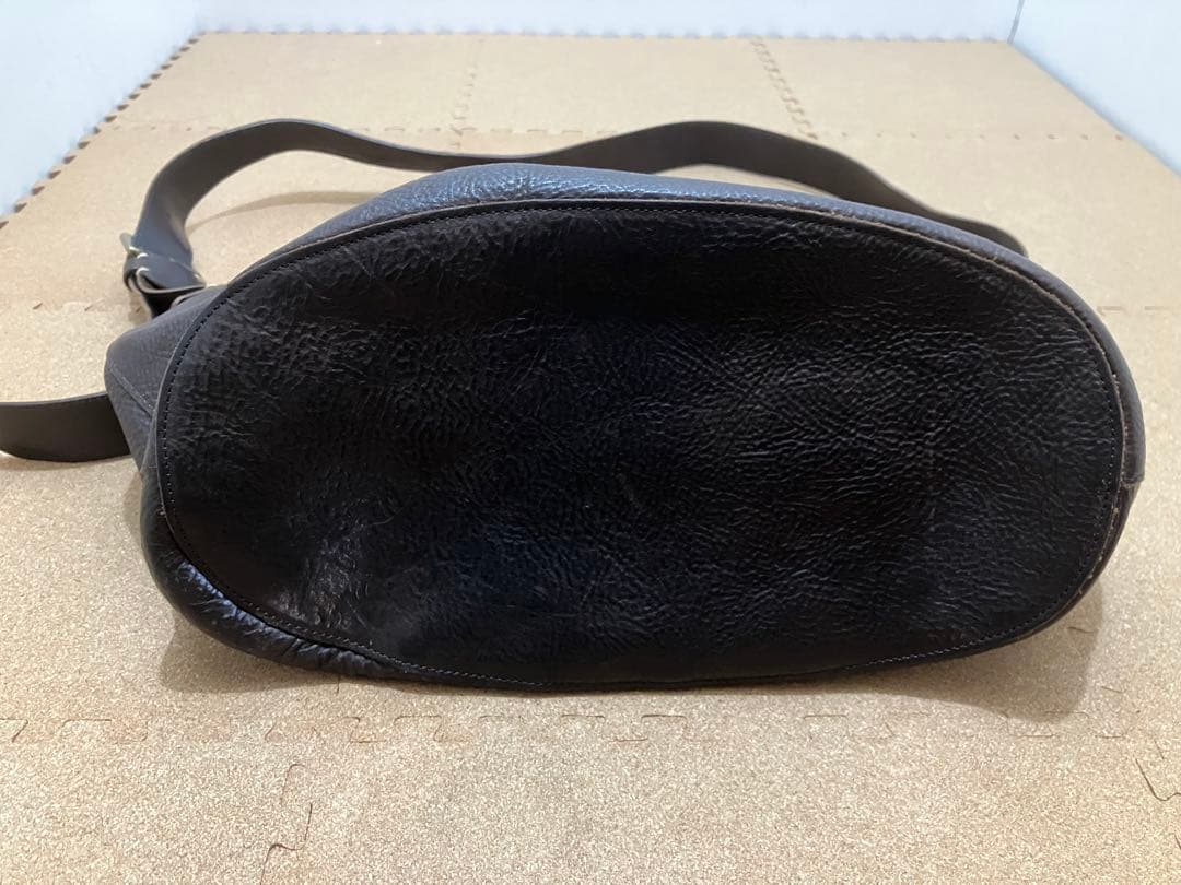 ARTS&SCIENCE レザーショルダーバッグ