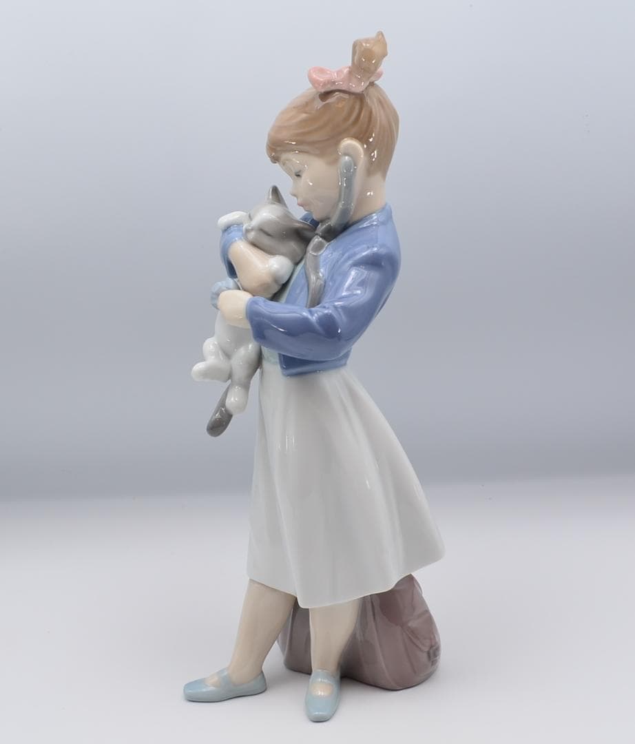 おだいじに　＃8544　★リヤドロ　スペイン　ポーセリン　光沢仕上げ　箱付き