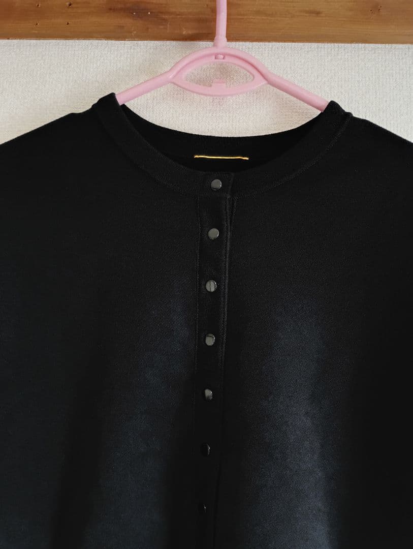 週末限定価格　未使用Valuable カーディガン