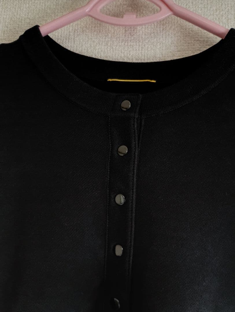 週末限定価格　未使用Valuable カーディガン