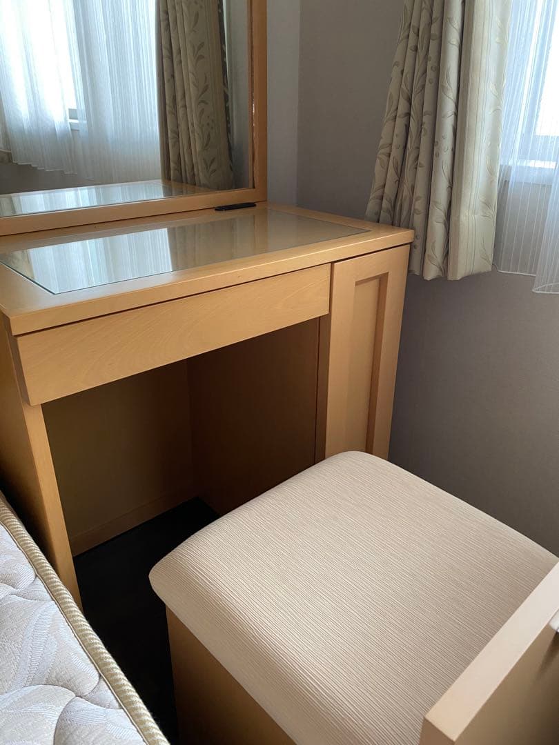 新品未使用　ドレッサー　鏡台② イス