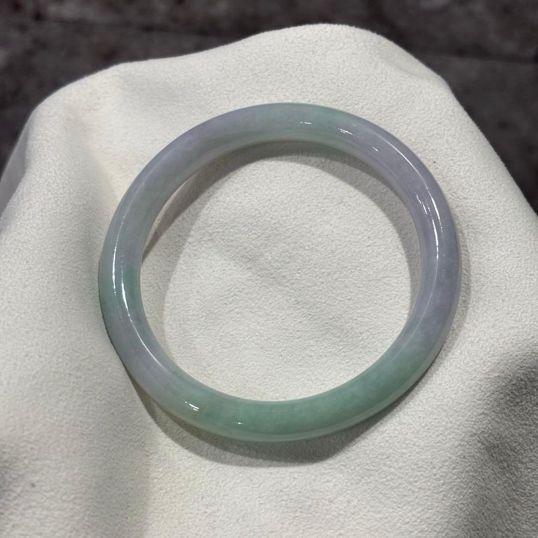 ミャンマー産天然本翡翠　A貨　春彩色　バングル　〜57